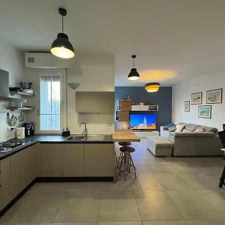 Domus Plinio アパート