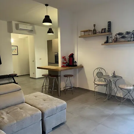 Domus Plinio Lägenhet *