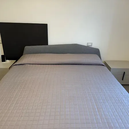 Domus Plinio アパート *