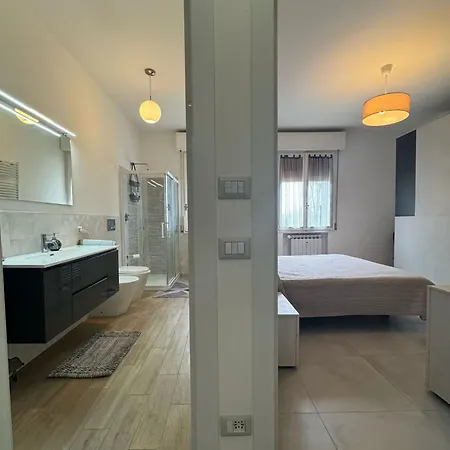 Domus Plinio * モデナ