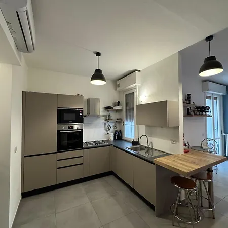 Domus Plinio アパート